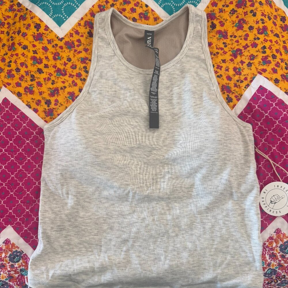 Vuori Mudra Plyo Tank – White Heather Grey – Size Small – NWT